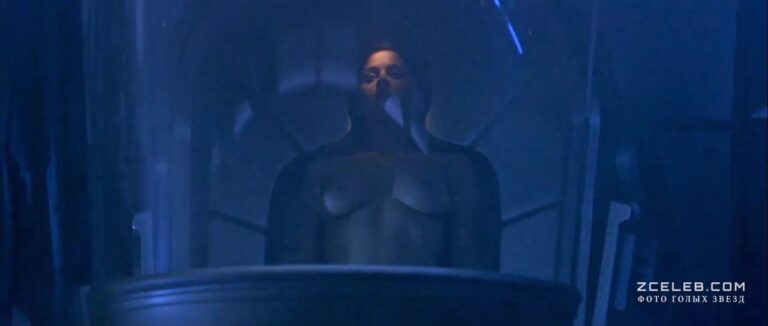 golaja robin tanni v filme sverhnovaja 2000 8a4dc65