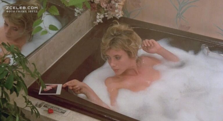 golaja rozanna arkett v filme otchajanno ishhu sjuzen 1985 07b05d6