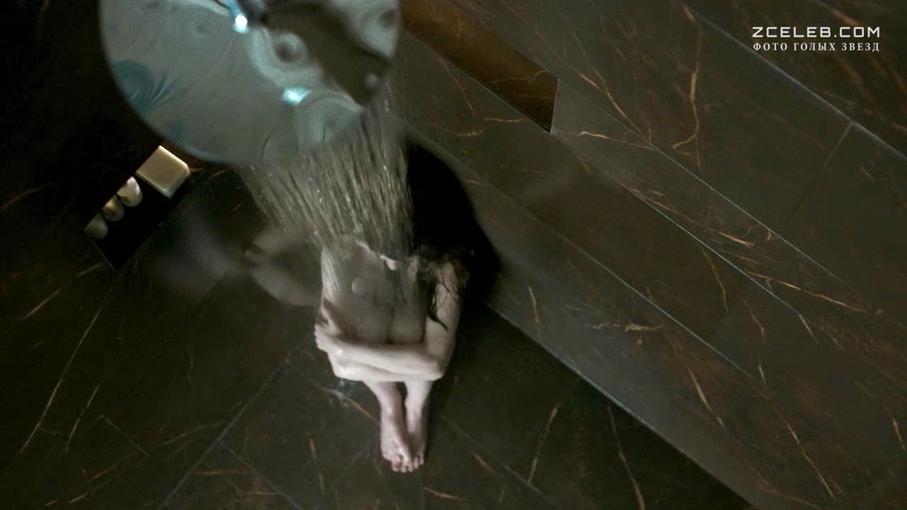Голая Сара Хэй в сериале «Плоть и кости», 2015
