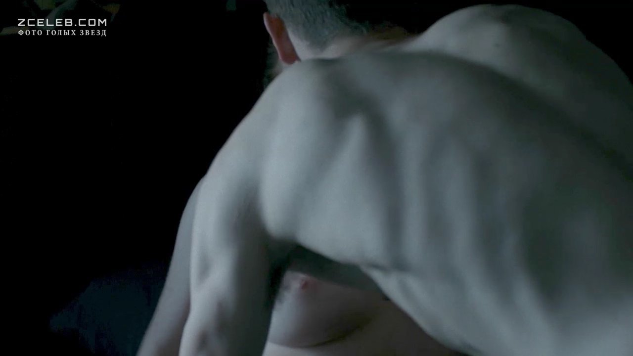 Голая Сара Хэй в сериале «Плоть и кости», 2015