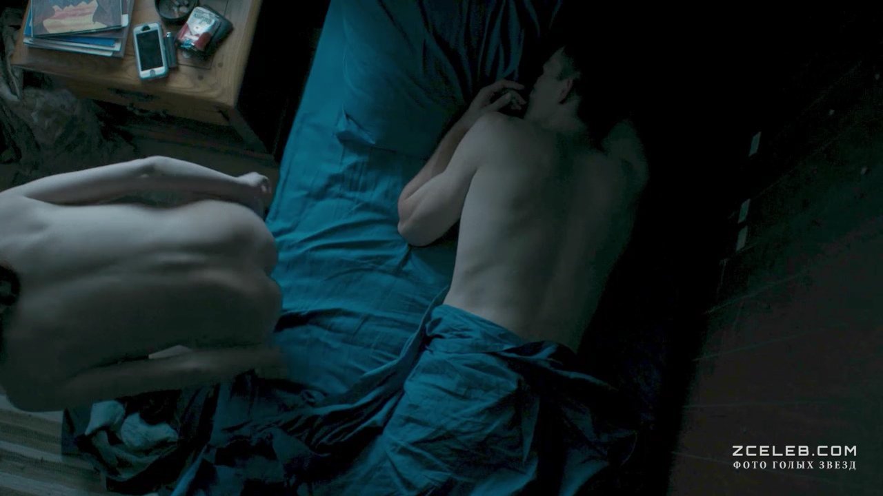 Голая Сара Хэй в сериале «Плоть и кости», 2015