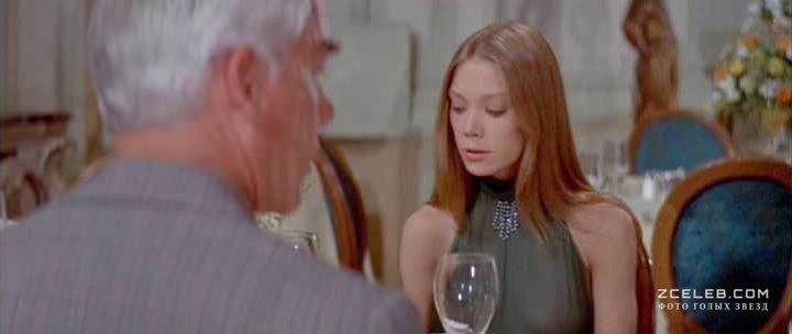 Голая Сисси Спейсек в фильме «Первоклассный товар», 1972