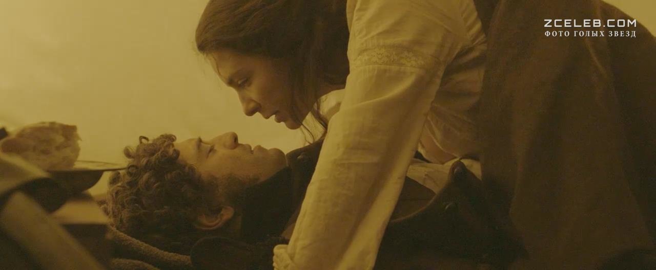 Голая Сорая Чавес в фильме «Линии Веллингтона», 2012