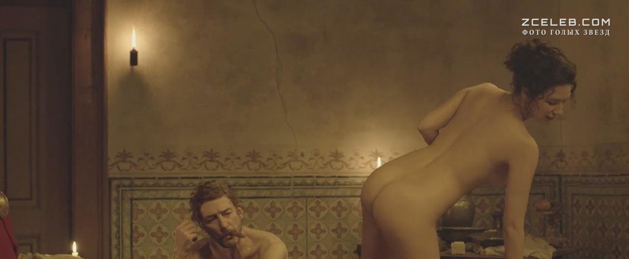 Голая Сорая Чавес в фильме «Линии Веллингтона», 2012