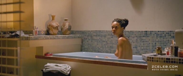 golaja tendi njuton v filme polovina zhjoltogo solnca 2013 2a1cba7