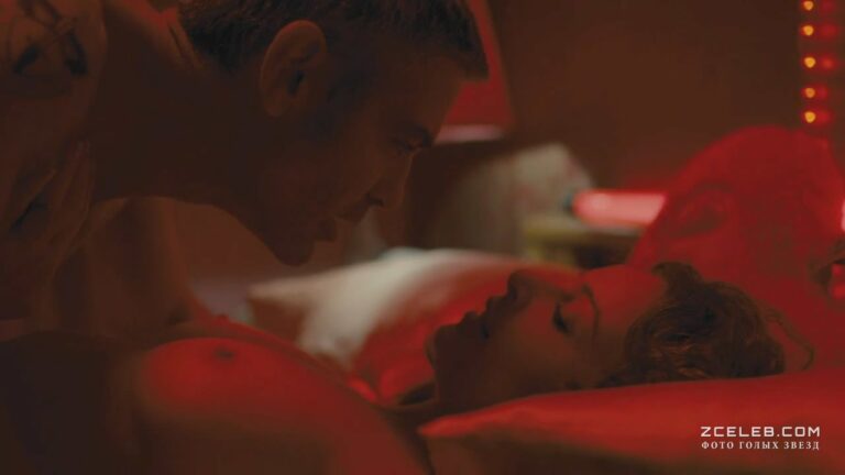 golaja violante plachido v filme amerikanec 2010 77c743d