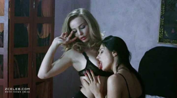 Голая Виоланте Плачидо в фильме «Моана», 2009
