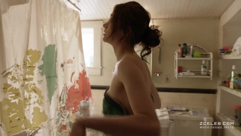 golye siski emmi rossam v seriale besstyzhie 2011 aebc23f