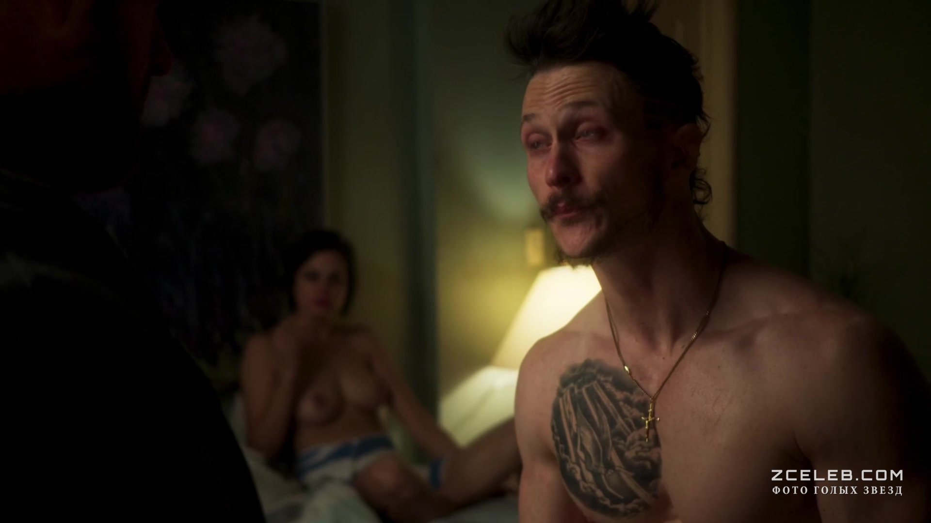 Голые сиськи Лины Эско в сериале «Королевство», 2014