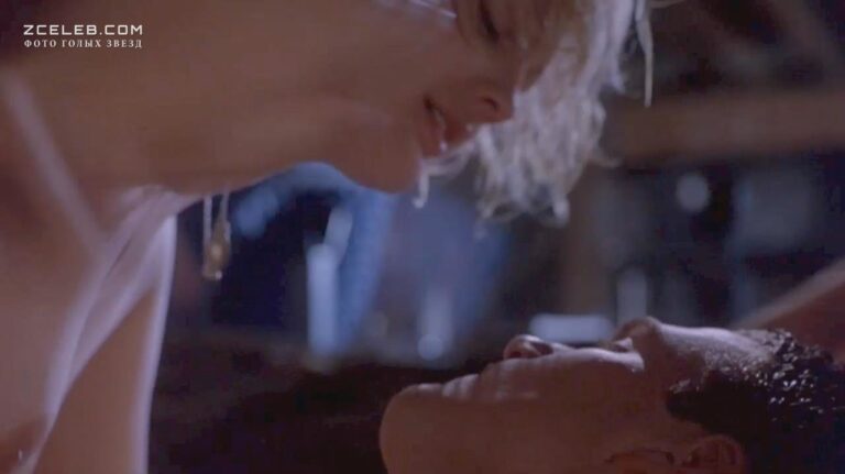 golyj sosok drju berrimor v filme dikaja ljubov 1995 260a57b