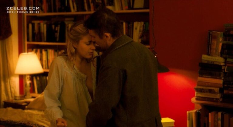 greta gervig zasvetila sosok v filme plan meggi 2015 6dec189