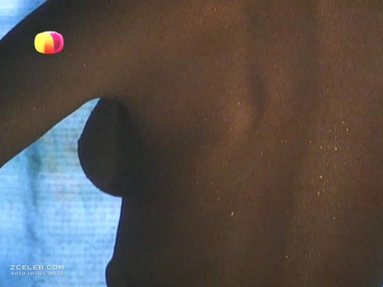 Ирина Чериченко засветила грудь в фильме «Не хочу жениться!», 1993