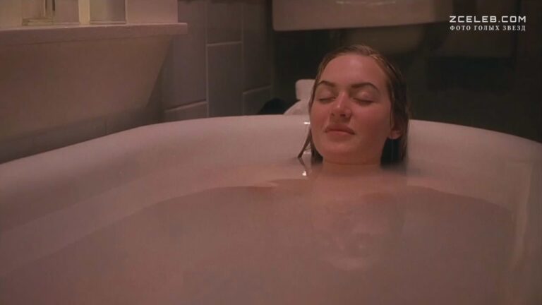 kejt uinslet zasvetila sosok v filme nebesnye sozdanija 1994 74c4adf