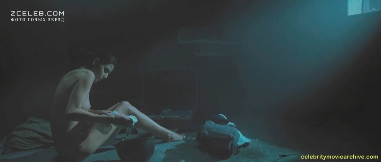 Клара Лаго снялась голой в фильме «Бункер», 2011