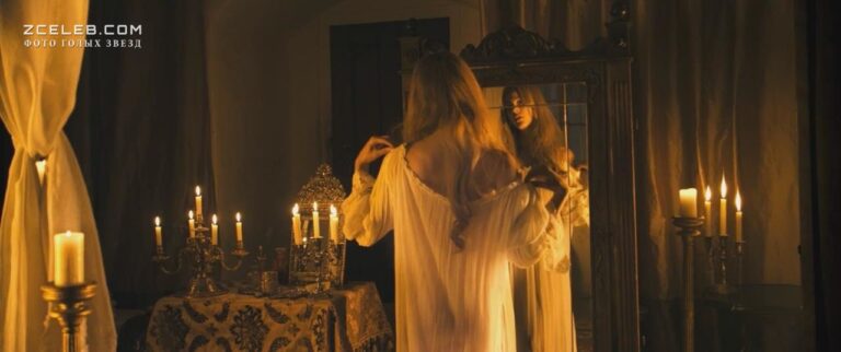 krasivaja golaja grud nory arnezeder v filme anzhelika 1996 8d86bdd