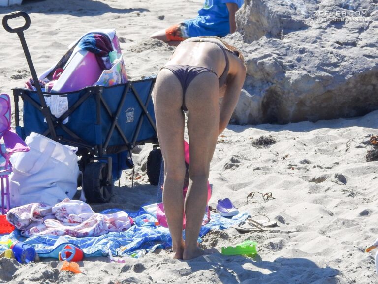 krasivaja popka dzhenny duan v bikini na pljazhe malibu 2018 29f1a09