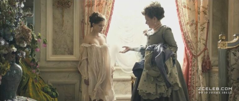 lea sejdu razdelas v filme proshhaj moja koroleva 2012 9c01204