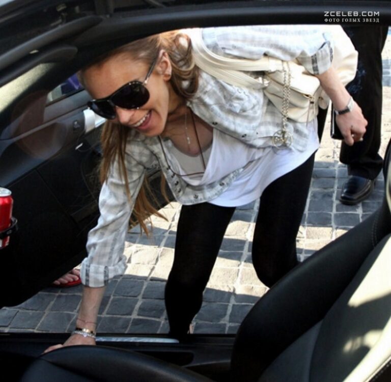lindsi lohan sluchajno pokazala goluju sisku 2009 be59c9c