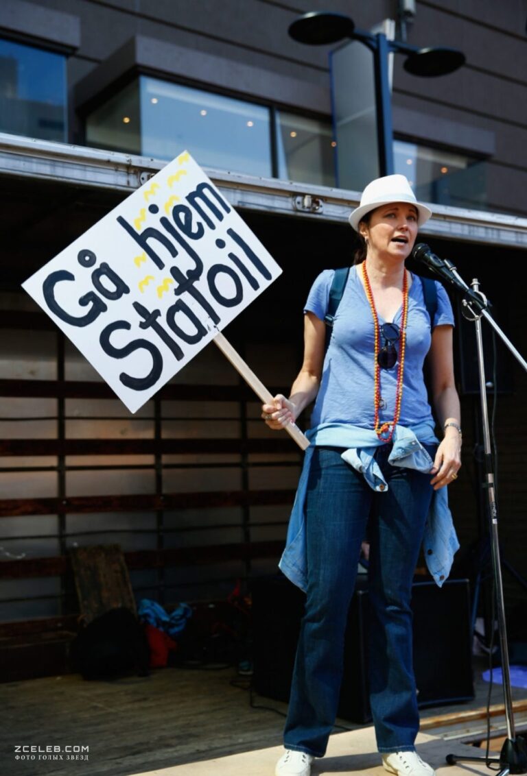 ljusi louless bez lifchika vo vremja protestov v oklende 2014 c5ace85