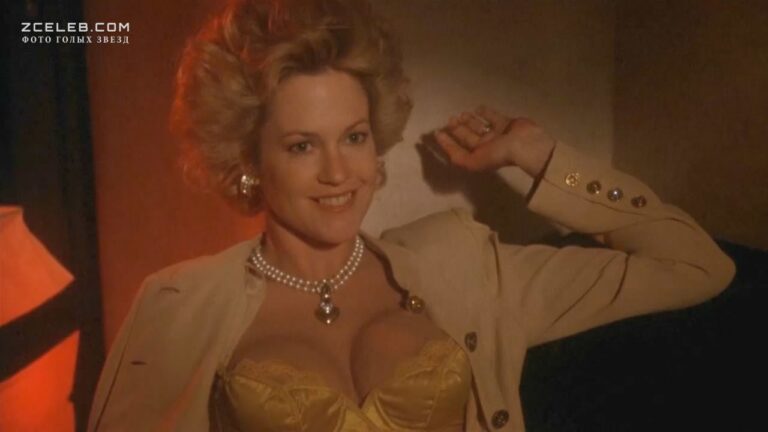 melani griffit zasvetila soski v filme koster tshheslavij 1990 7e51a65