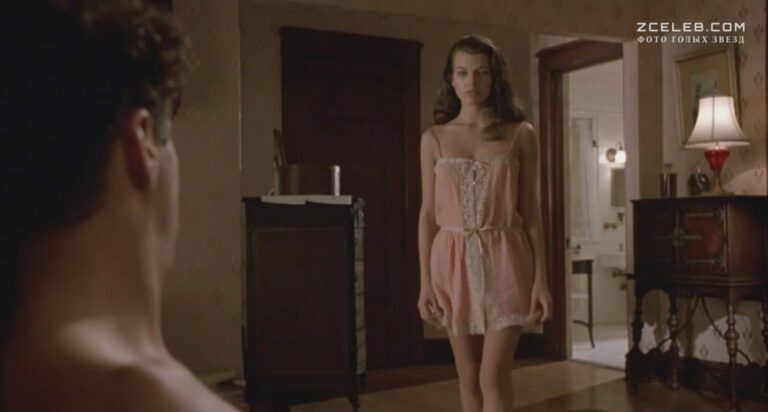 milla jovovich zasvetila sosok v filme chaplin 1992 387fd0d