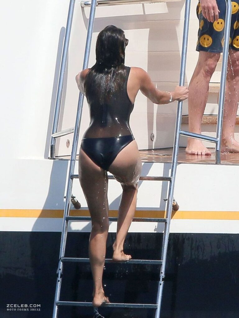 mokraja nina dobrev na jahte vo francii 26072015 be5a7c1