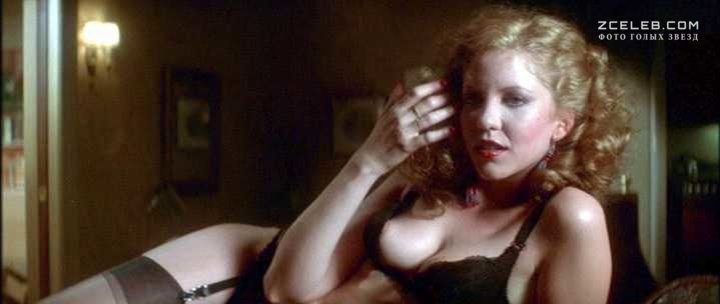 Нэнси Аллен показала голую грудь в фильме «Бритва», 1980