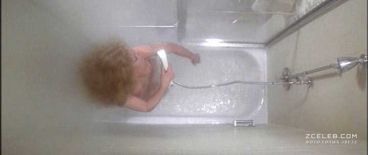 Нэнси Аллен показала голую грудь в фильме «Бритва», 1980