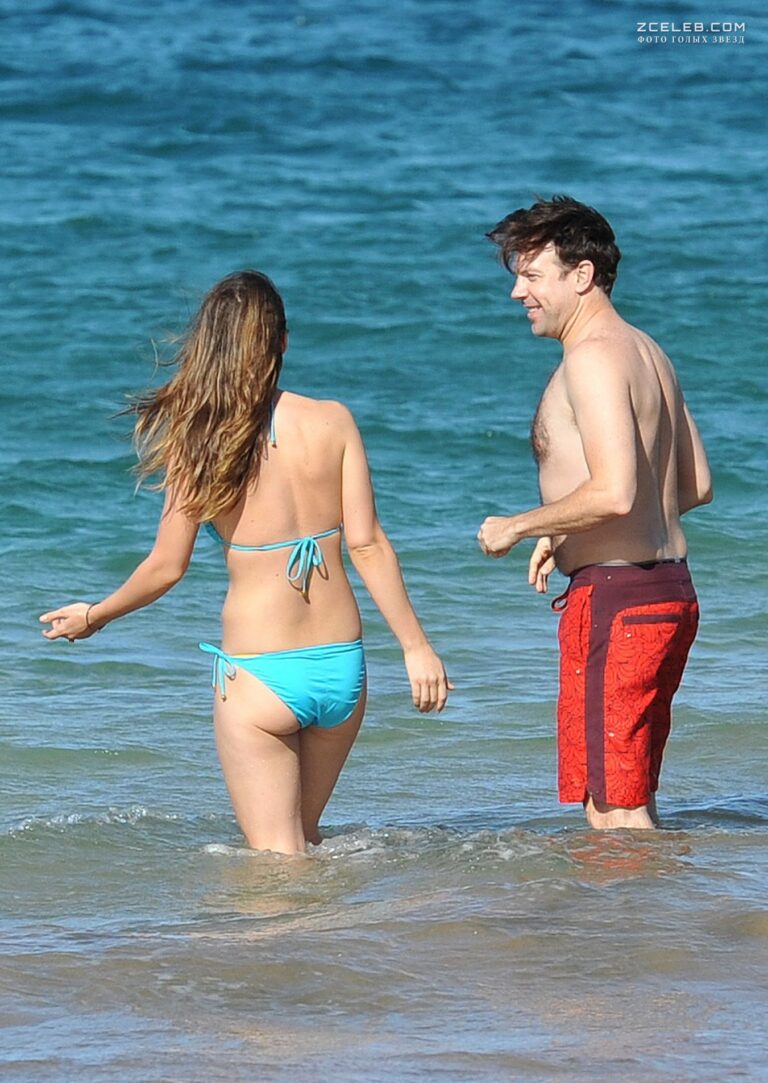 olivija uajld posle rodov v golubom kupalnike na pljazhe maui 06122014 10fa866