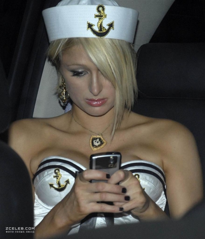 Пэрис Хилтон в откровенном наряде морячки на Хэллоуин, 2007