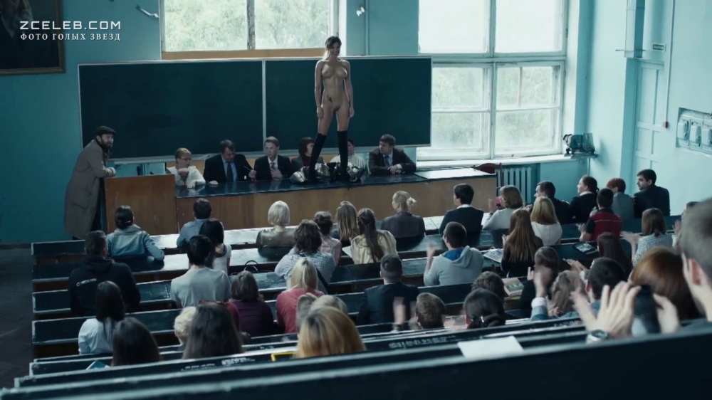 Полностью голая Карина Зверева в сериале «Метод», 2015