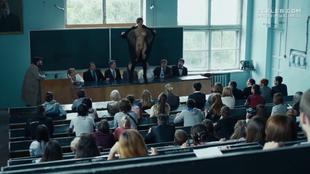 Полностью голая Карина Зверева в сериале «Метод», 2015