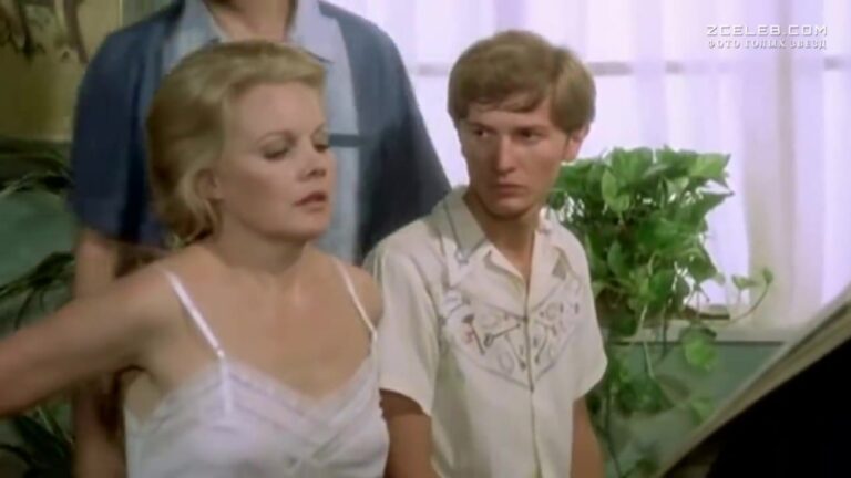 polnostju golaja kerroll bejker v filme privatnye uroki 1975 8edf9b8