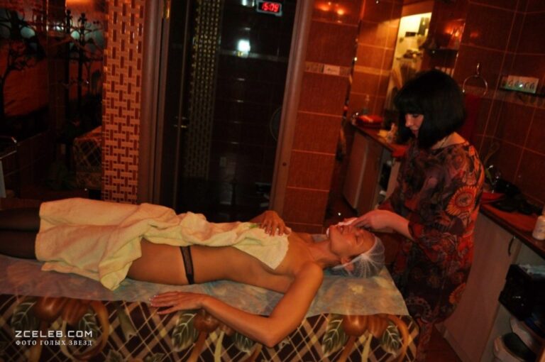 razdetaja zhanna epple otdyhaet v spa salone 2010 43e541f