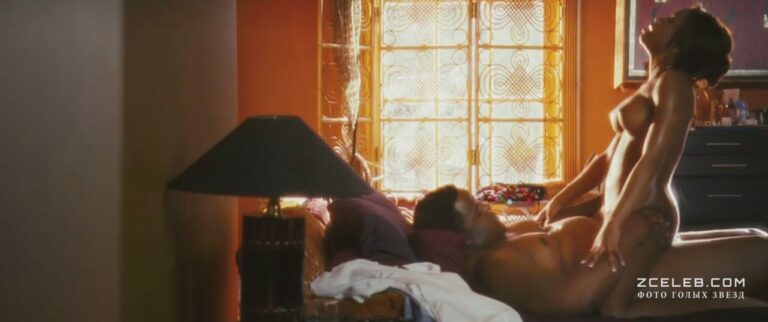 shikarnaja netari nauton ogolila grud i popku v filme notorius 2009 d237b1a