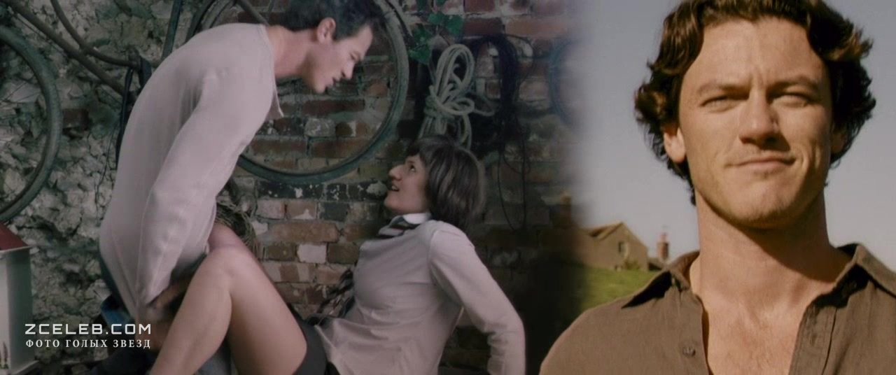 Соблазнительная Джемма Артертон в фильме «Неотразимая Тамара», 2010