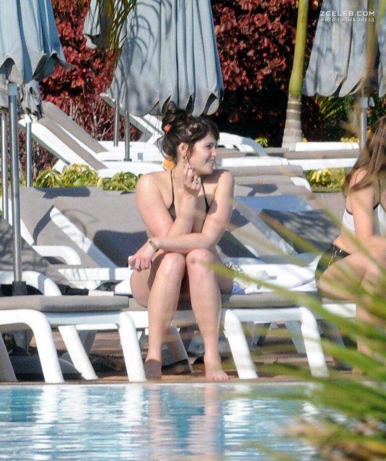 telo dzhemmy arterton v kupalnike 9373e07