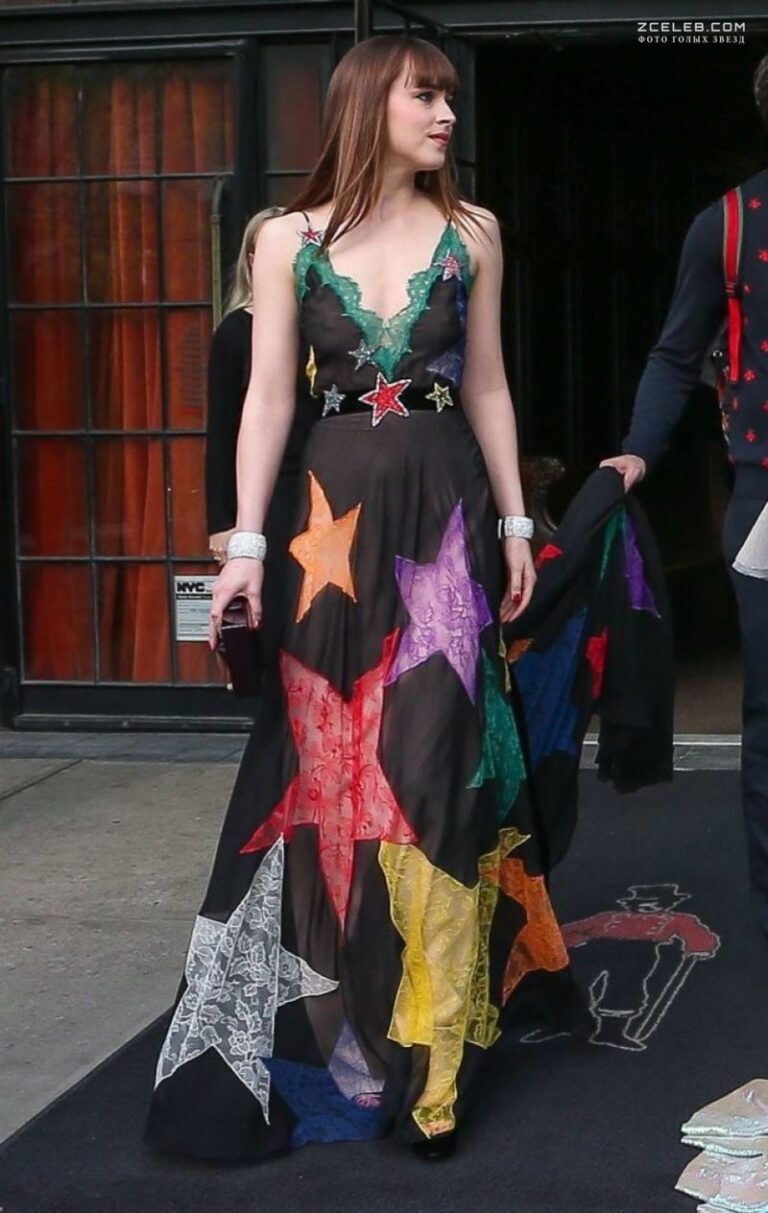 zasvet dakoty dzhonson na bale costume institute gala 02052016 4bebcc8