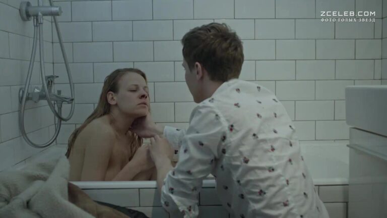 aleksandra rebenok pokazala goluju grud v seriale sadovoe kolco 2016 0f5e155