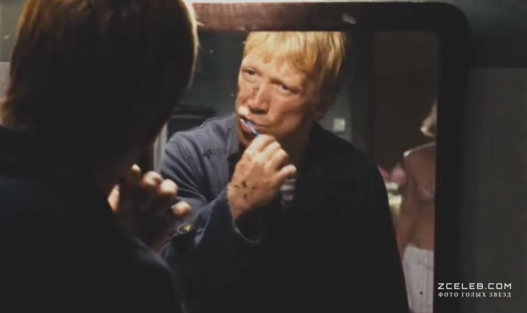 Александра Тюфтей показала голую грудь в фильме «Муха», 2008