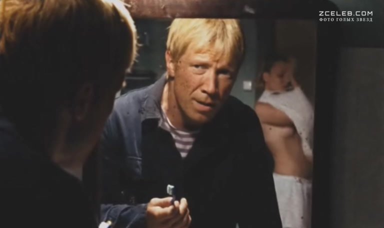 Александра Тюфтей показала голую грудь в фильме «Муха», 2008