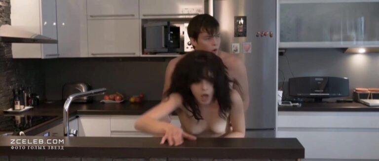 golaja grud aliny tomnikovoj v filme vzlomshhik 2015 677c04a