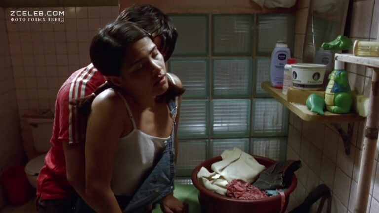 golaja grud vanessy bauche v filme suka ljubov 2000 25ddad6