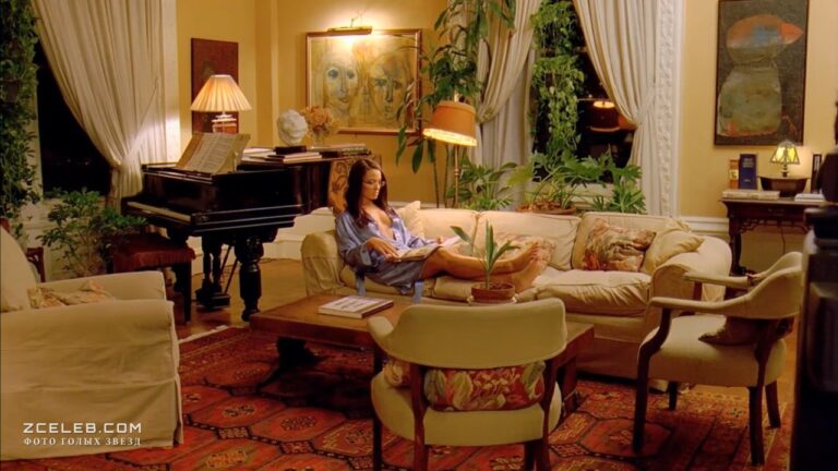 golaja krista ejn v filme durnaja biologija 2008 8cb597e