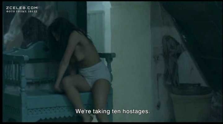 Голая писька Лиззи Брошере в фильме «Пение невест», 2008