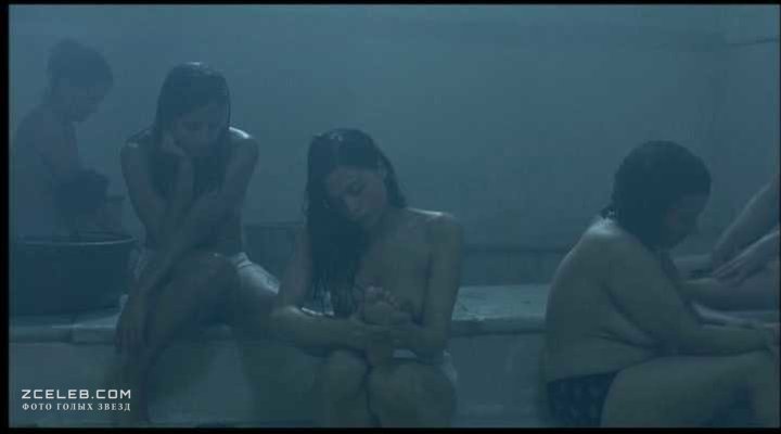 Голая писька Лиззи Брошере в фильме «Пение невест», 2008