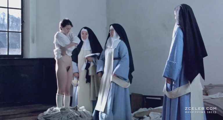 golaja polin eten v filme monahinja 2013 bef333f