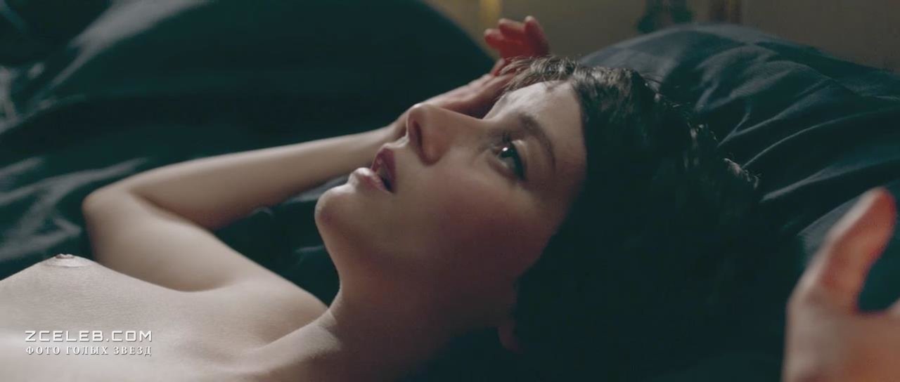 Голая Полин Этьен в фильме «Токийская невеста», 2014