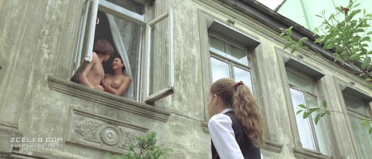 krasivaja golaja grud valerii bordo v filme blizkij vrag 2010 51281d2