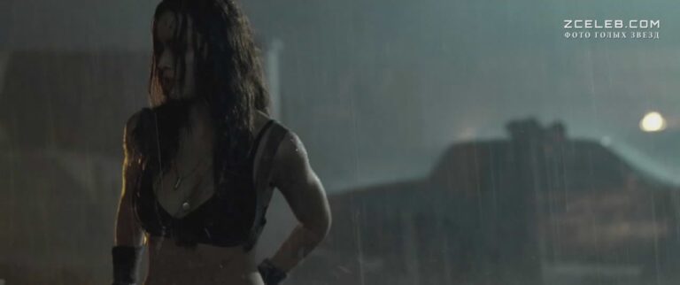 mun bladgud zasvetila goluju grud v filme terminator da pridjot spasitel 2009 9e8f063